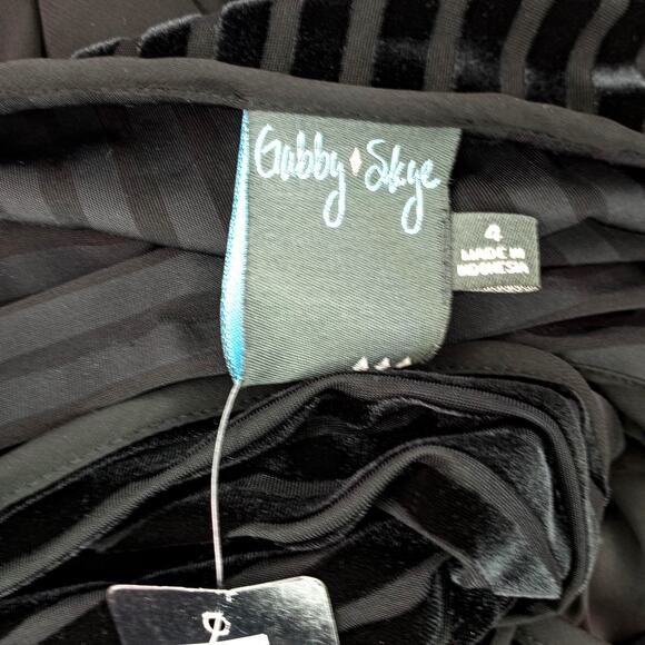 Gabby Skye Black Sleeveless Deep V Neck Velour Detail High-Low LBD Dress 4 NWT - Picture 7 of 12